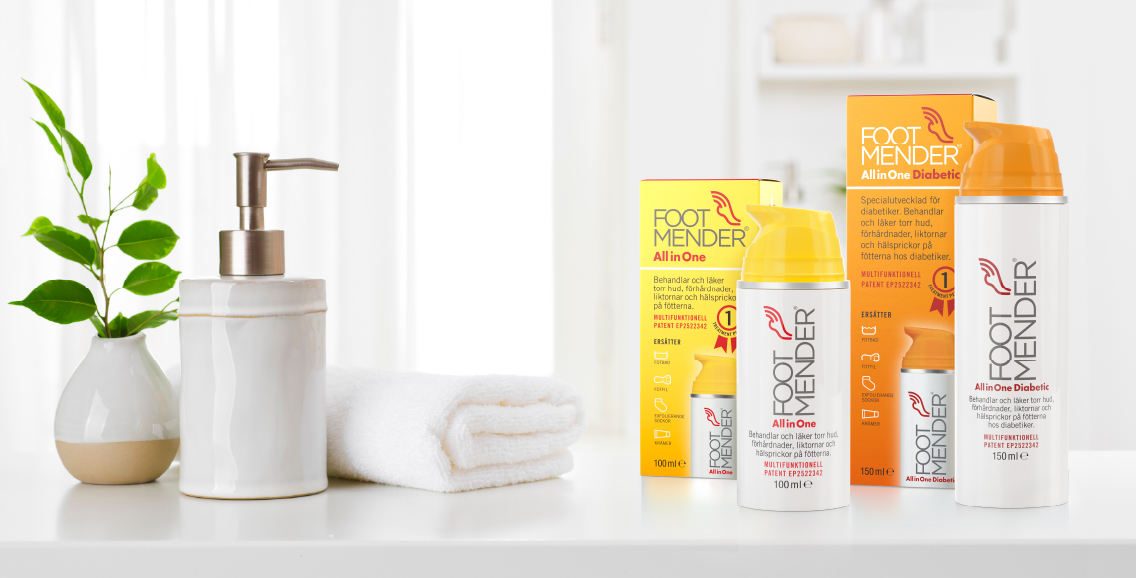 Footmender All in One och All in One Diabetic i badrumsmilj&ouml;.